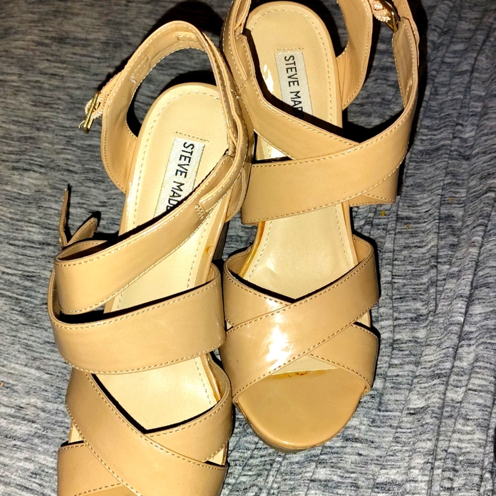 Steve Madden Nude wedge
